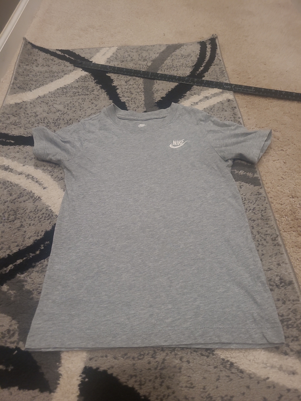Nike Boys Small The Nike Tee Gray Check Logo
